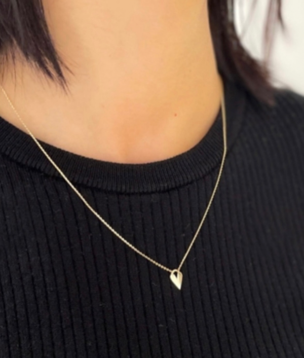 STAR JEWELRY】スタイリッシュでモダンなハートモチーフ