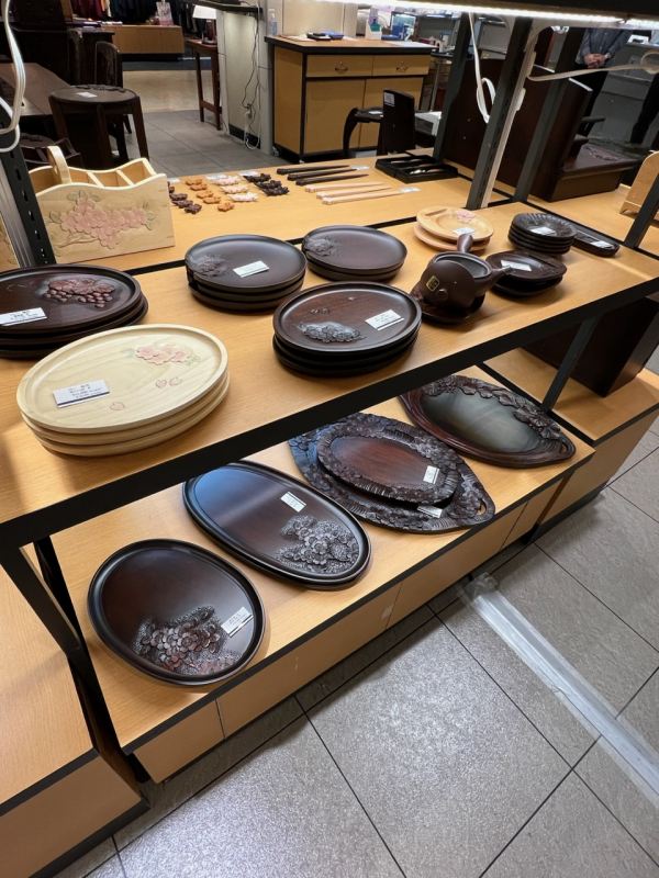 美しい彫り模様にうっとり😍軽井沢彫〈大坂屋家具店〉 | 7階