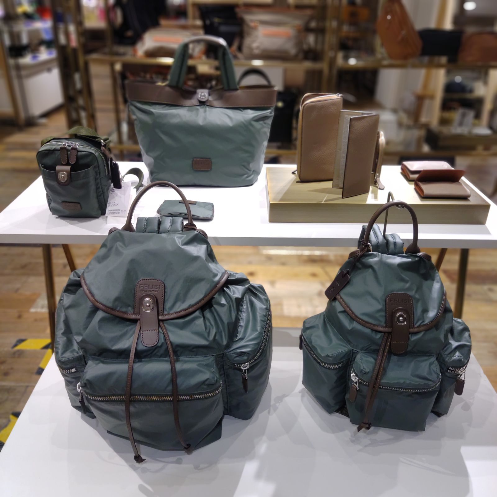 Felisi】(フェリージ) イタリア製バッグ・革小物ブランドPOP UP