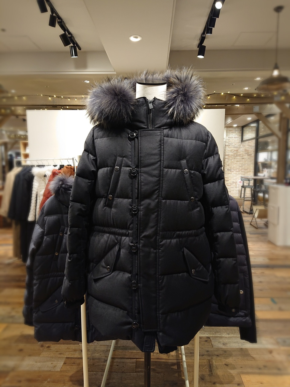 TATRAS】ハーフコート丈ダウンジャケット FONDO | M BASE | 大丸神戸店公式 SHOP BLOG