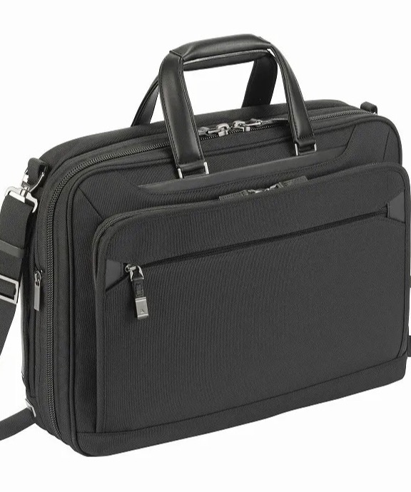 高級品市場 M | 出張が多いビジネスマン‼︎耐久性と大容量に優れたビジネスバッグ【ace.】 BASE BLOG SHOP 大丸神戸店公式 | バッグ