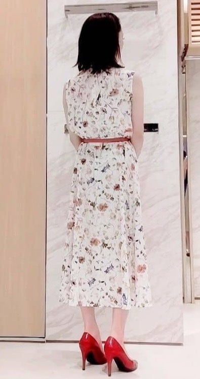 華やかで上品なフラワープリントワンピース💐💕 | エッセンス